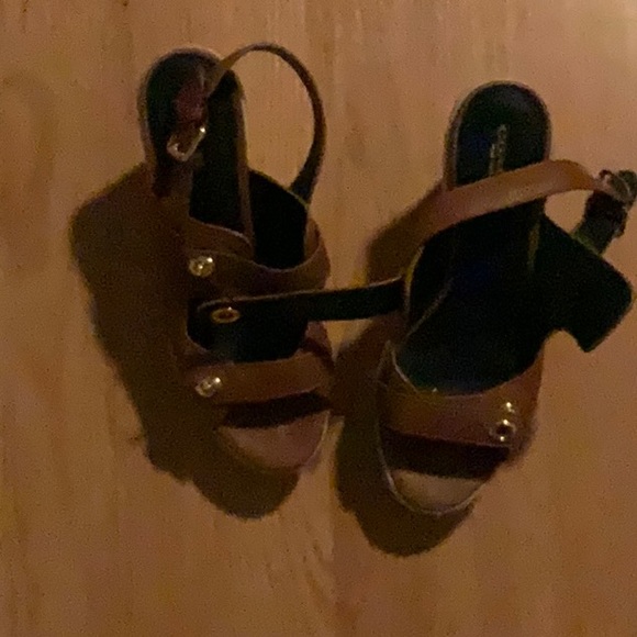Coach brown wedge sandals. - Picture 7 of 7